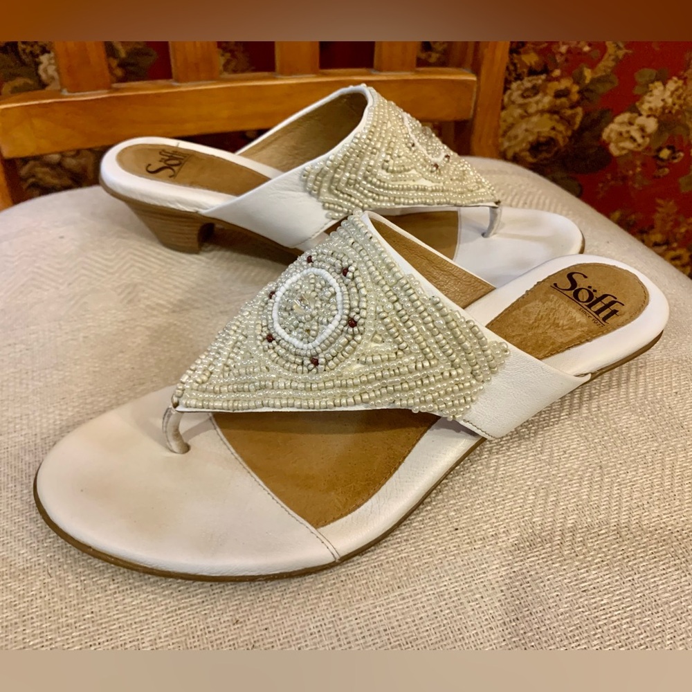 Eurosoft by Sofft white beaded leather thong sandals stacked wood block heel 10M